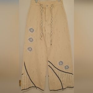 NWOT. POL Cream Wide-Leg Pants Size Small.